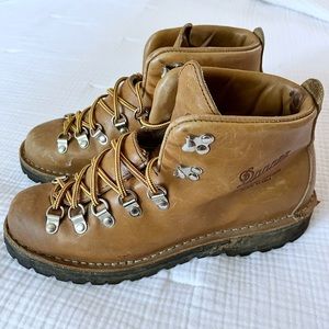 Danner Mountain Light Cascade hiking boot 8.5 women